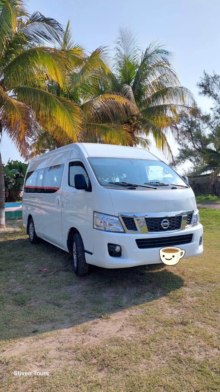Van Nissan NV350 frente
